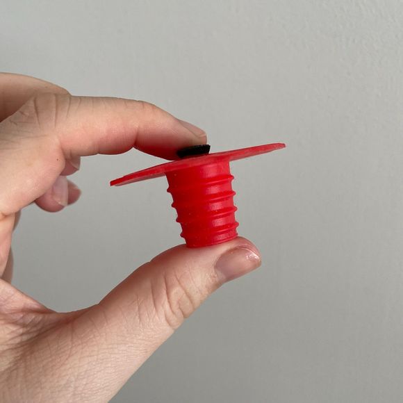 2pk Charles Viancin Sunflower and Poppy Bottle Stoppers - Picture 4 of 7